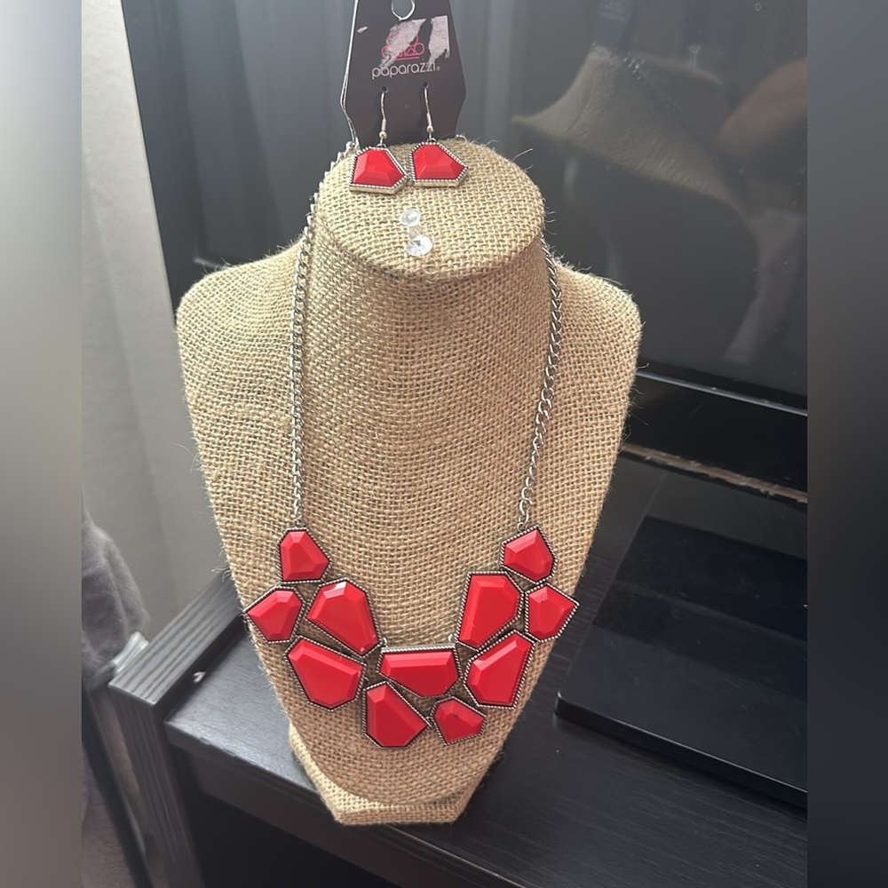 Paparazzi red necklace with matching earrings